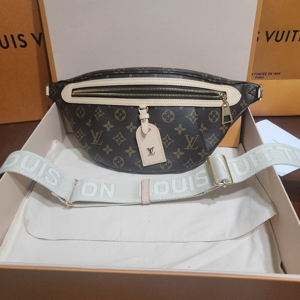 🎉 BNIB louis-vuitton high rise bumbag